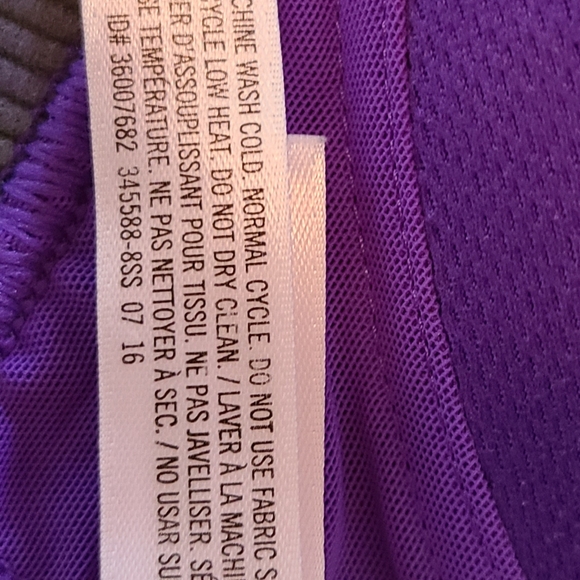 VSX Sport-- Victoria's Secret (32C) Purple & Pink Molded Cup, X Strap Sports Bra - Picture 12 of 12